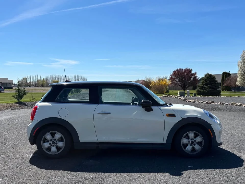 2015 Mini Mini 3rd Gen - Image 2 of 13