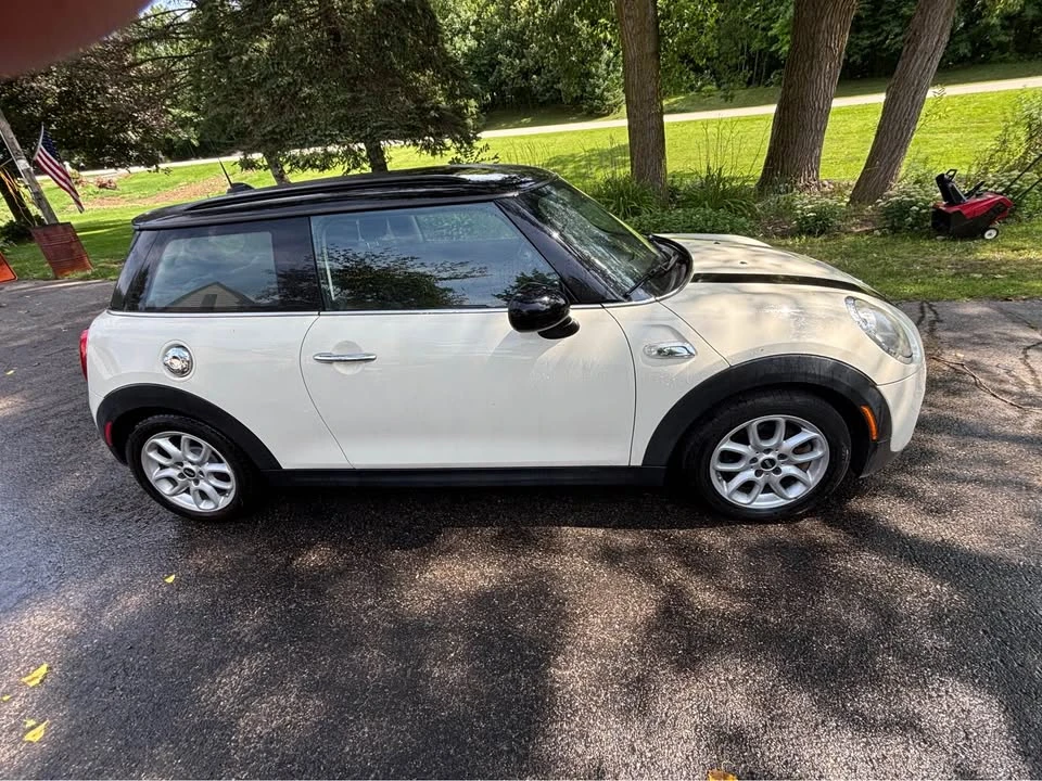 2015 Mini Mini 3rd Gen - Image 2 of 9