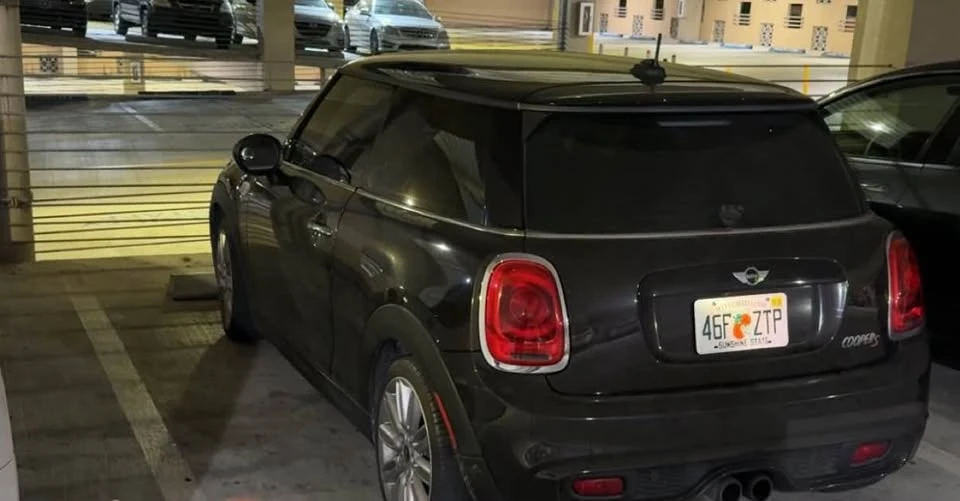 2015 Mini Mini 3rd Gen - Image 2 of 3