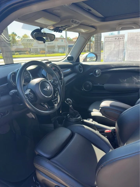 2015 Mini Mini 3rd Gen - Image 3 of 3