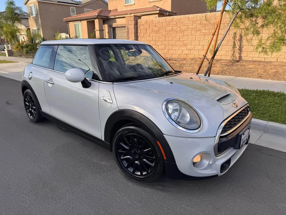 2015 Mini Mini 3rd Gen - Image 2 of 12
