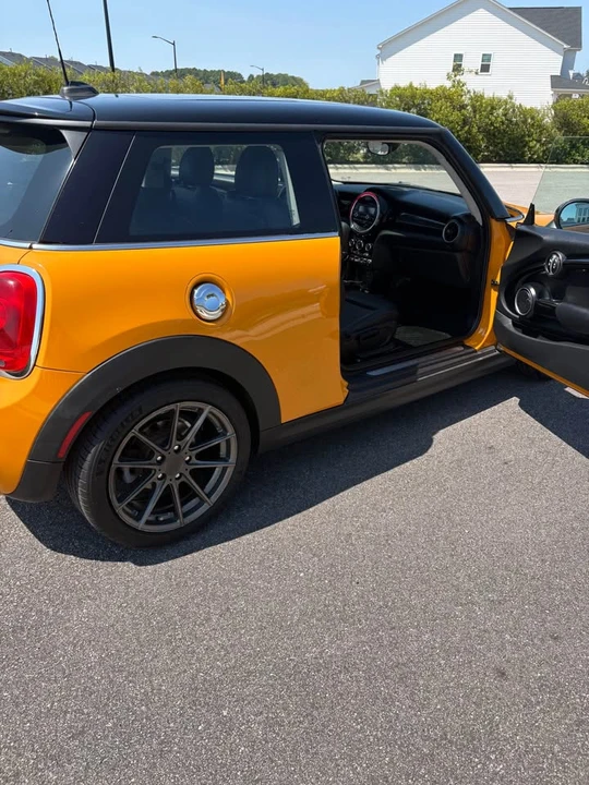 2015 Mini Mini 3rd Gen - Image 4 of 6