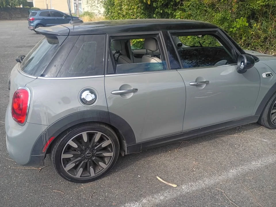 2015 Mini Mini 3rd Gen - Image 2 of 3