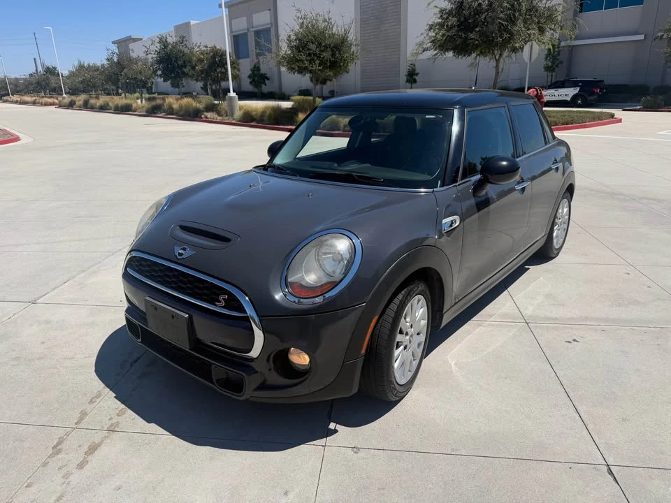 2015 Mini Mini 3rd Gen - Image 2 of 12
