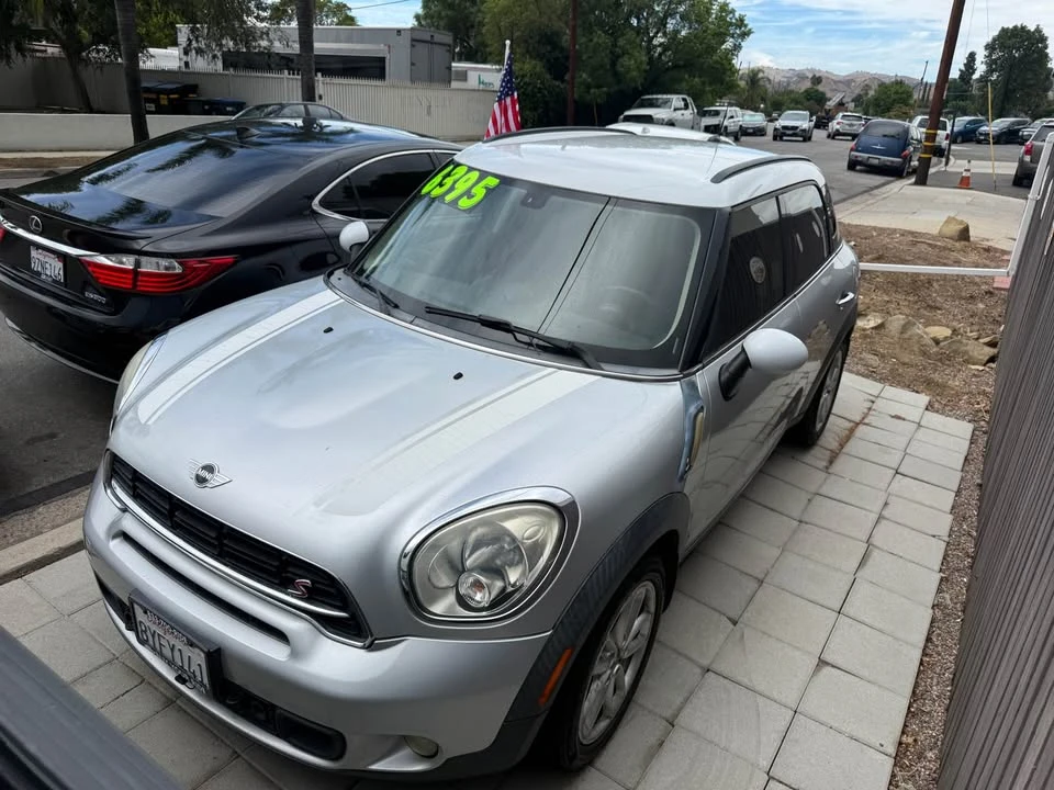 2015 Mini Mini 3rd Gen - Image 2 of 12