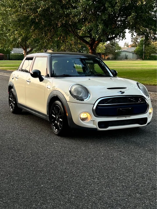 2015 Mini Mini 3rd Gen - Image 3 of 12