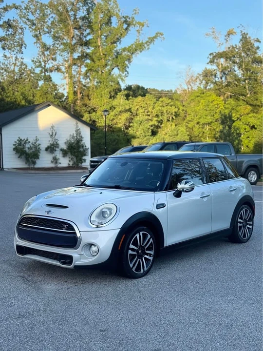 2015 Mini Mini 3rd Gen - Image 2 of 4