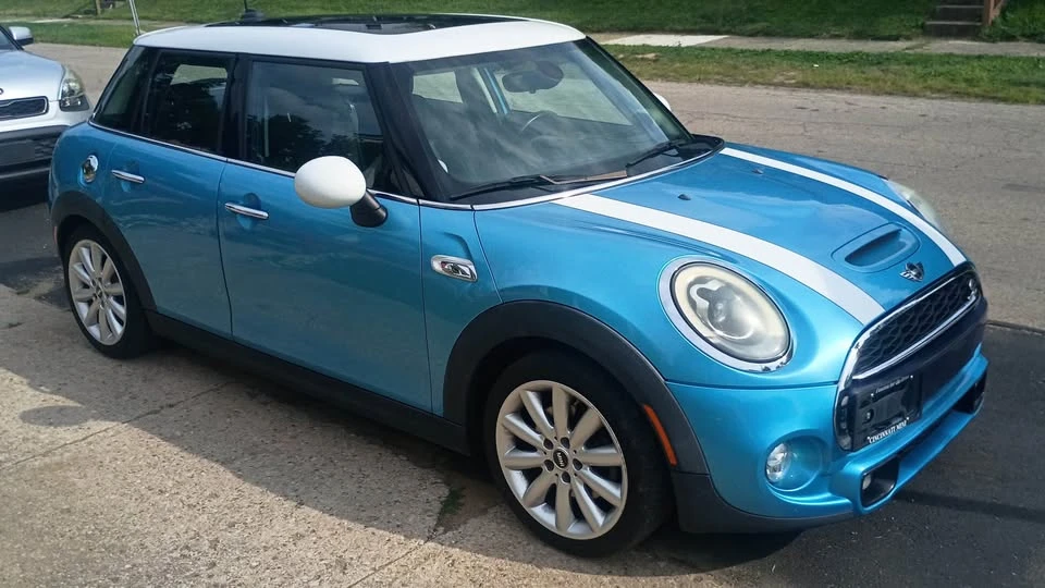 2015 Mini Mini 3rd Gen - Image 2 of 10