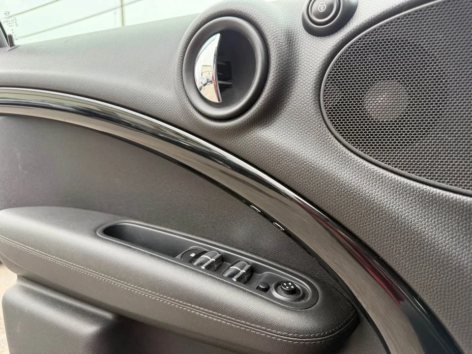 2015 Mini Modern Mini - Image 15 of 18