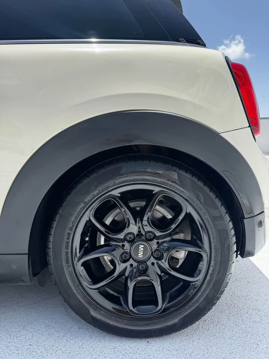 2015 Mini Mini 3rd Gen - Image 2 of 9