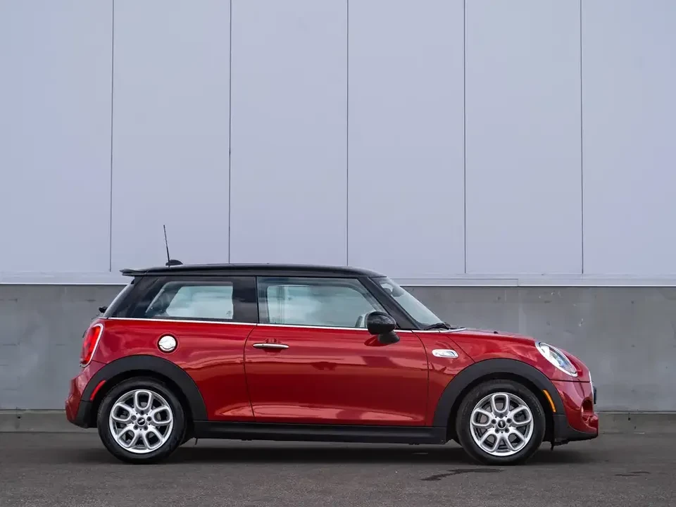 2015 Mini Mini 3rd Gen - Image 2 of 18