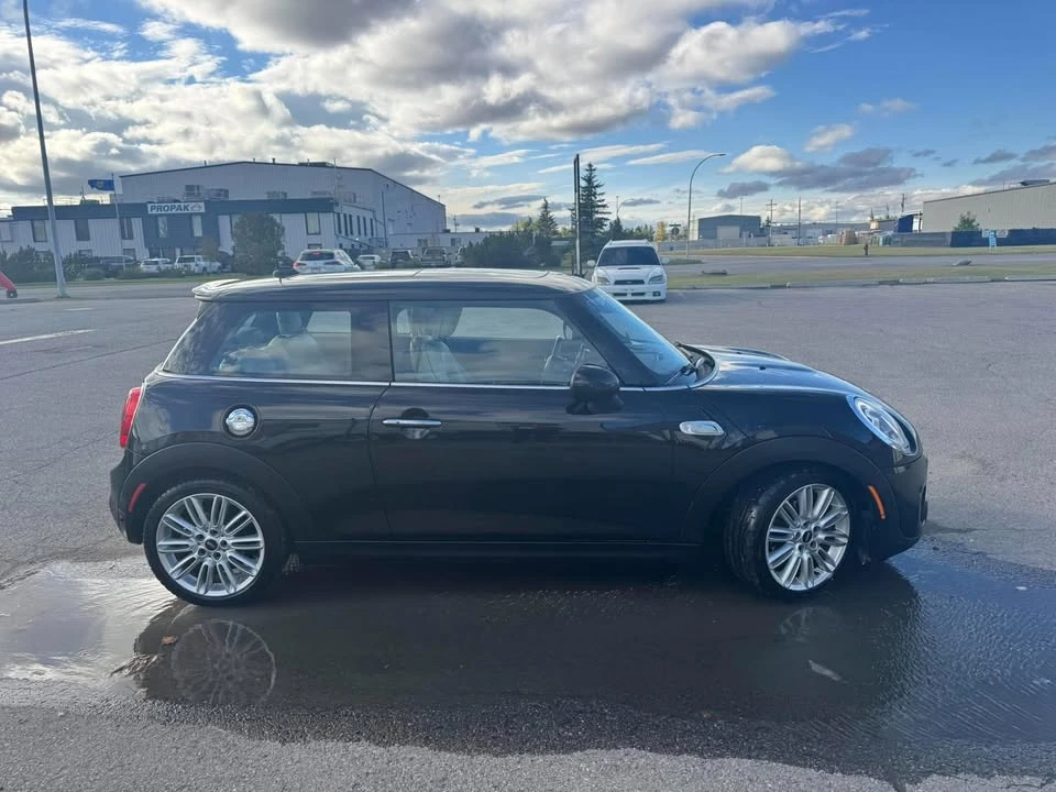 2015 Mini Mini 3rd Gen - Image 2 of 18