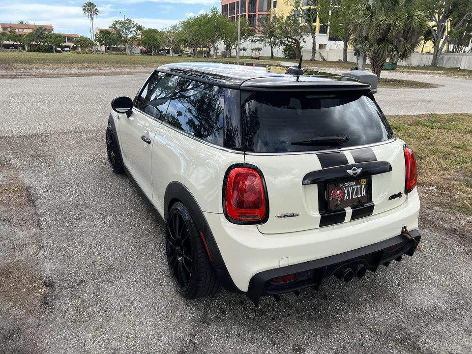2015 Mini Mini Cooper S 3rd Gen - Image 21 of 31