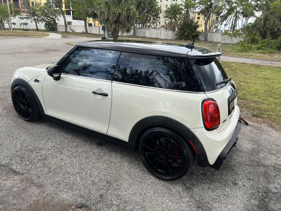 2015 Mini Mini Cooper S 3rd Gen - Image 19 of 31