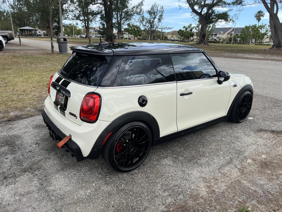 2015 Mini Mini Cooper S 3rd Gen - Image 28 of 31