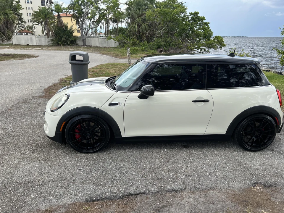 2015 Mini Mini Cooper S 3rd Gen - Image 17 of 31