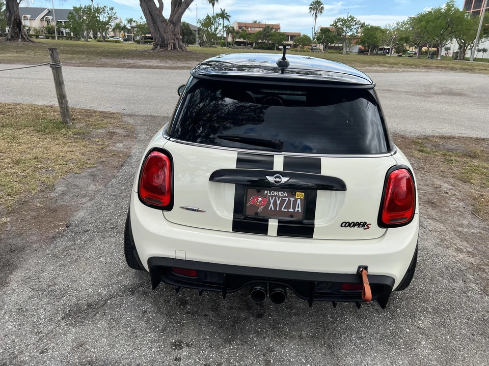 2015 Mini Mini Cooper S 3rd Gen - Image 23 of 31