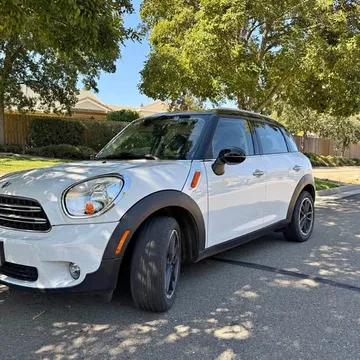 2015 MINI Countryman Cooper Hatchback 4D