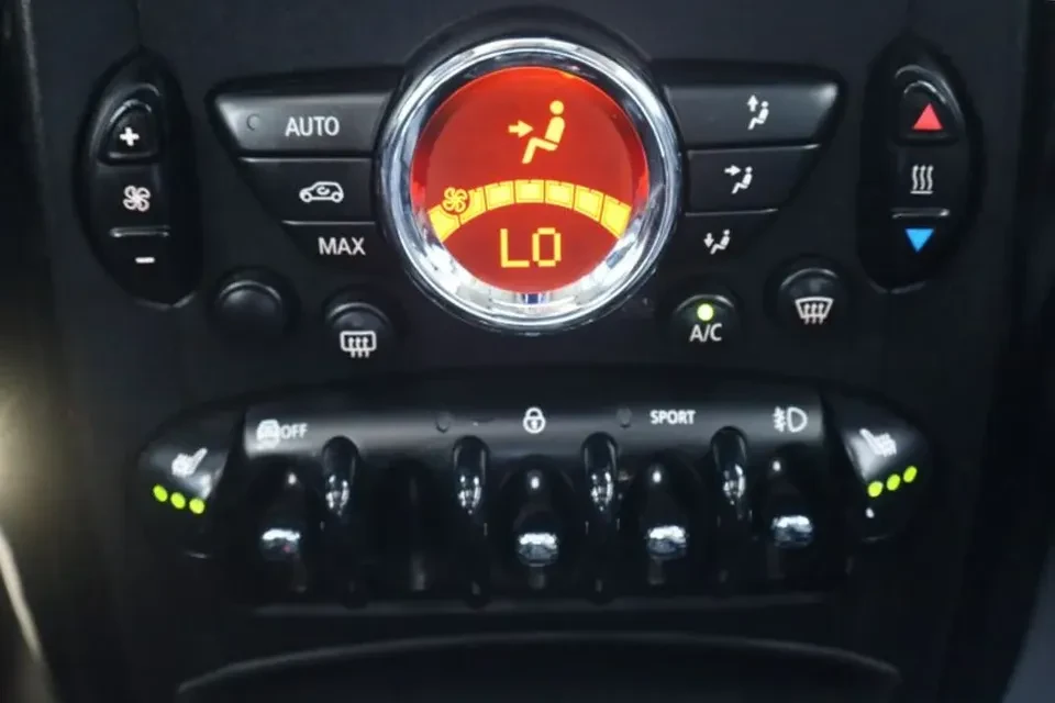 2015 Mini Countryman 1st Gen - Image 16 of 20