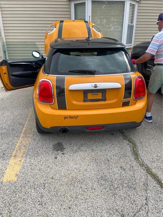 2015 Mini Mini 3rd Gen - Image 3 of 5