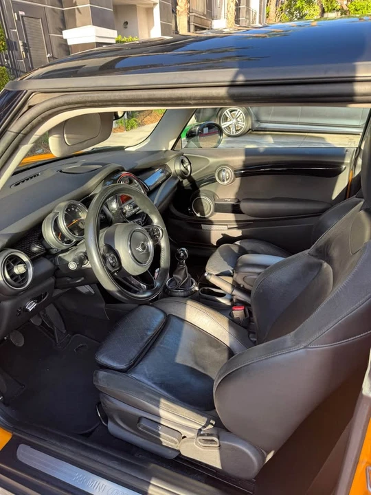 2015 Mini Mini 3rd Gen - Image 2 of 10