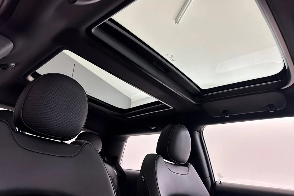 2015 Mini Mini 3rd Gen - Image 9 of 15