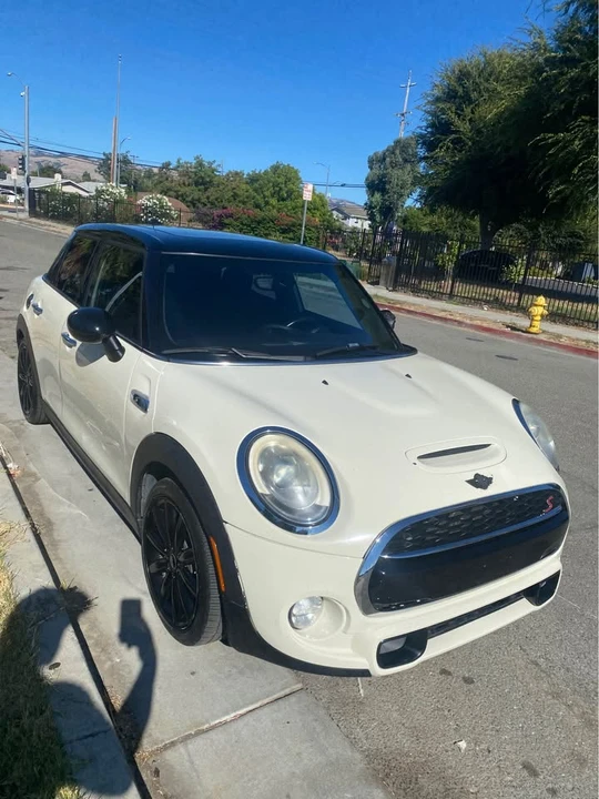 2015 Mini Mini 3rd Gen - Image 2 of 9