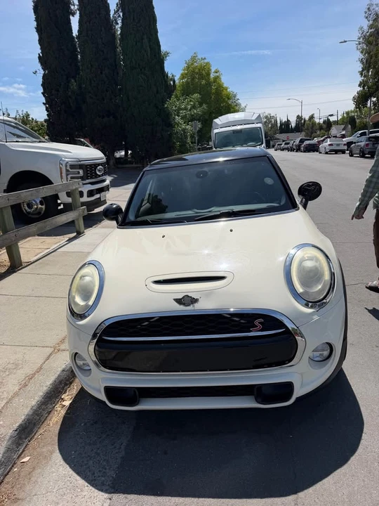2015 Mini Mini 3rd Gen - Image 2 of 9