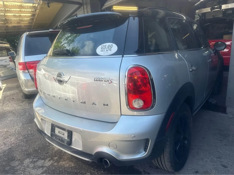 2015 Mini Mini 2nd Gen - Image 2 of 8