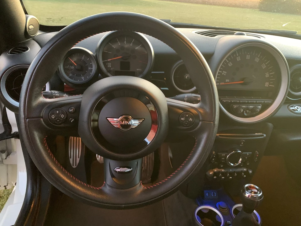 2015 Mini Coupe & Roadster - Image 9 of 12
