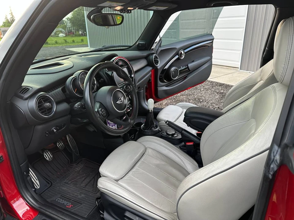 2015 Mini Mini Cooper S 3rd Gen - Image 5 of 17