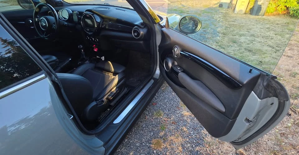 2015 Mini Mini 3rd Gen - Image 4 of 9