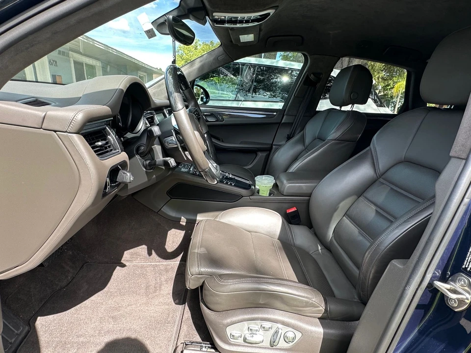 2015 Porsche Macan Turbo - Image 9 of 10