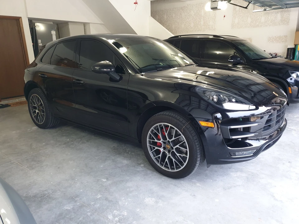 2015 Porsche Macan Turbo - Image 2 of 18