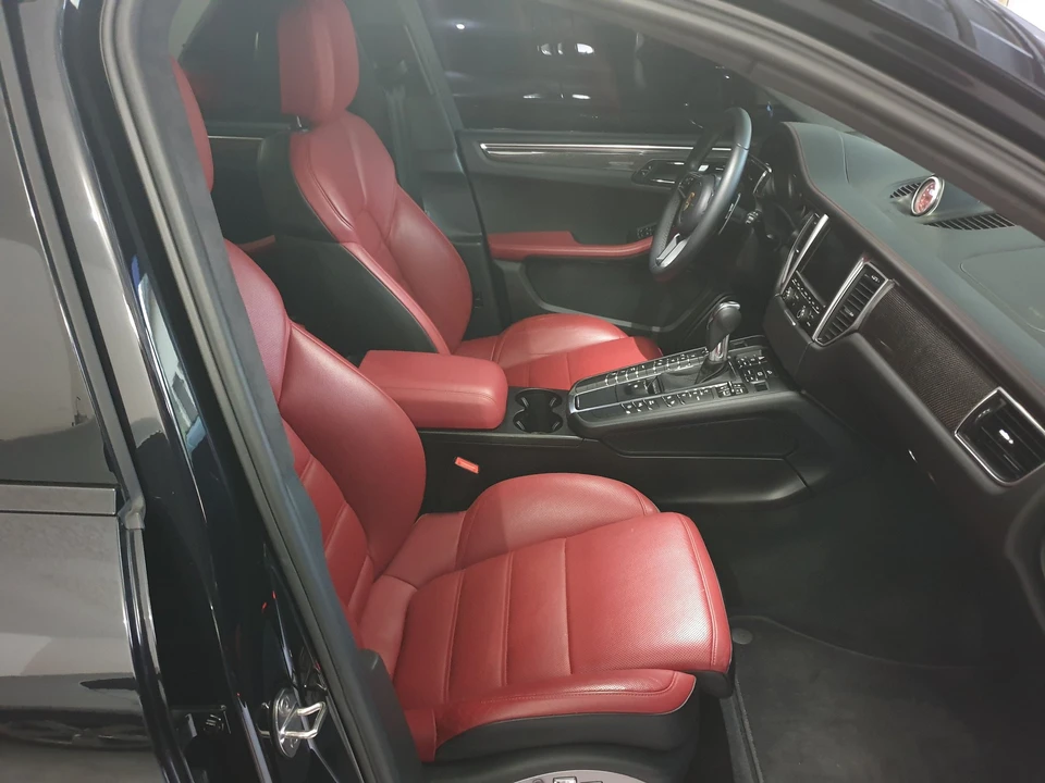 2015 Porsche Macan Turbo - Image 14 of 18