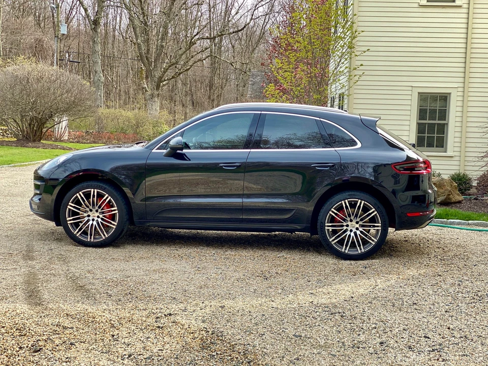 2015 Porsche Macan Turbo - Image 10 of 20