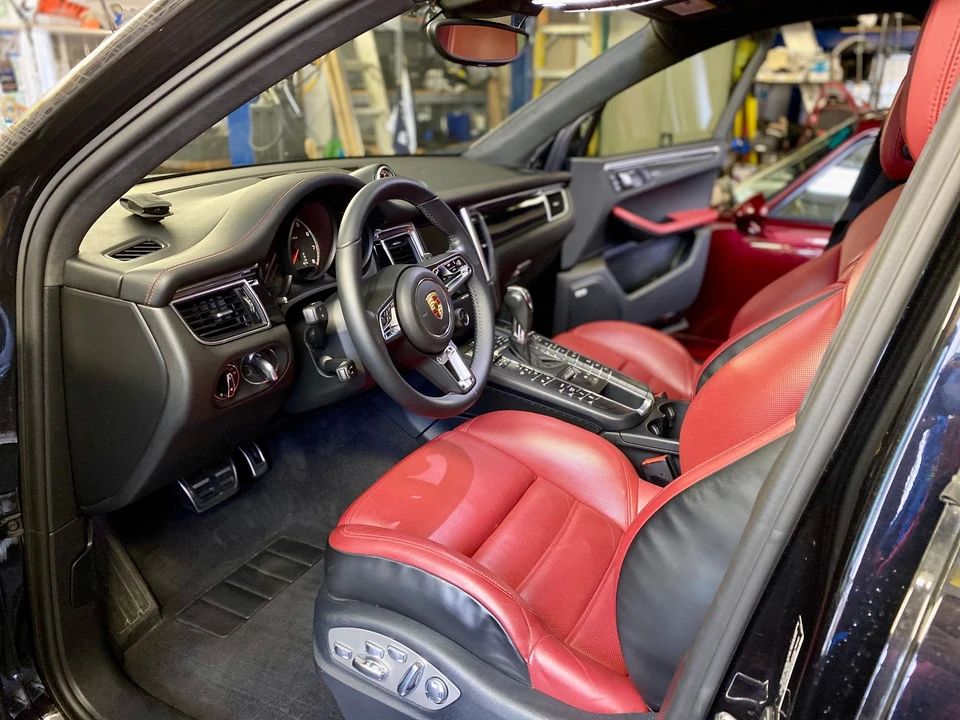 2015 Porsche Macan Turbo - Image 14 of 20