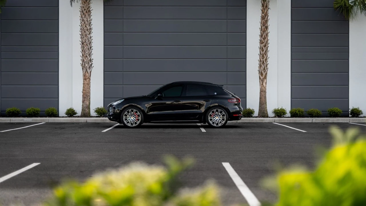 2015 Porsche Macan Turbo - Image 3 of 10