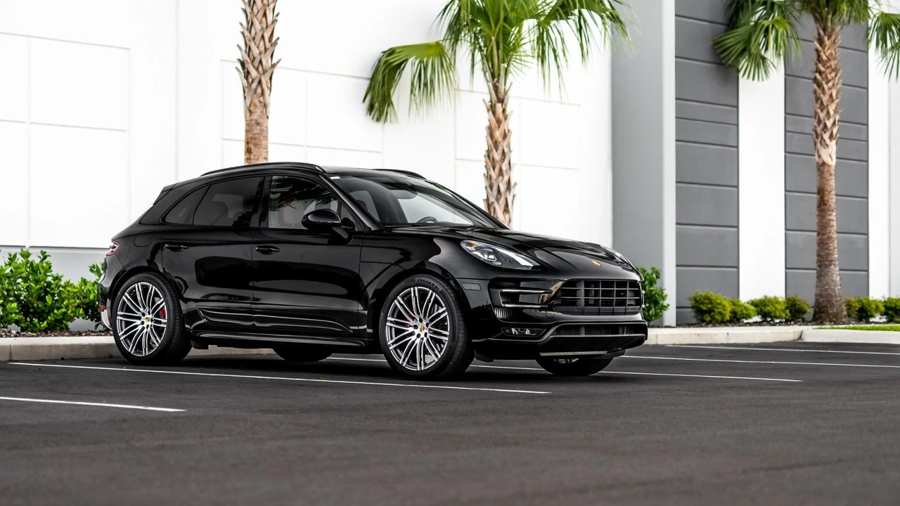 2015 Porsche Macan Turbo - Image 7 of 10