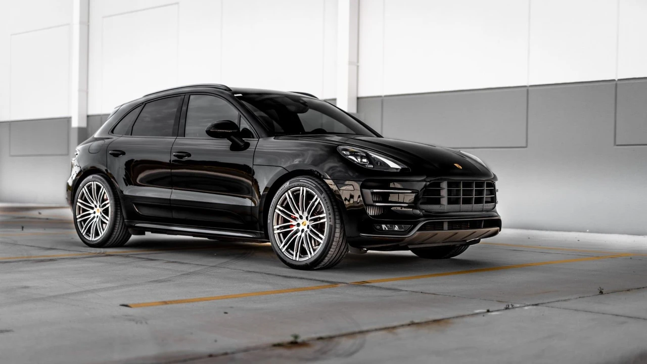 2015 Porsche Macan Turbo - Image 5 of 10