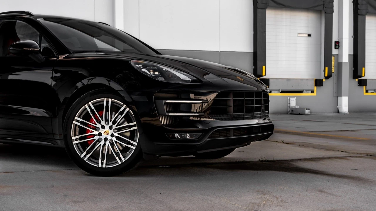 2015 Porsche Macan Turbo - Image 4 of 10