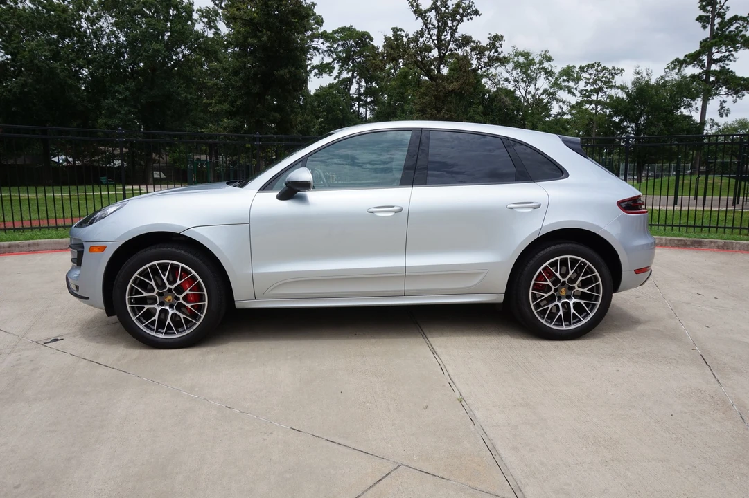 2015 Porsche Macan Turbo - Image 2 of 31