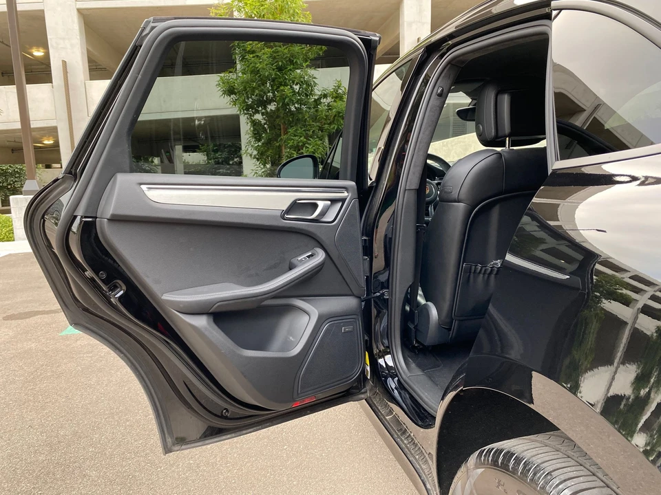 2015 Porsche Macan Turbo - Image 15 of 19