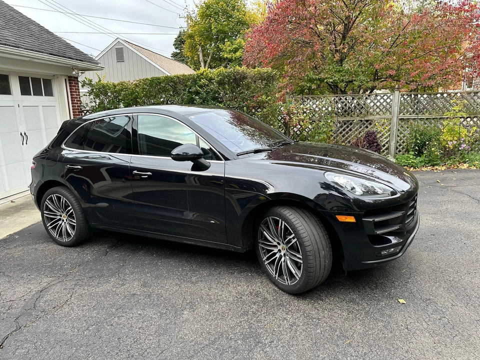 2015 Porsche Macan Turbo - Image 2 of 20