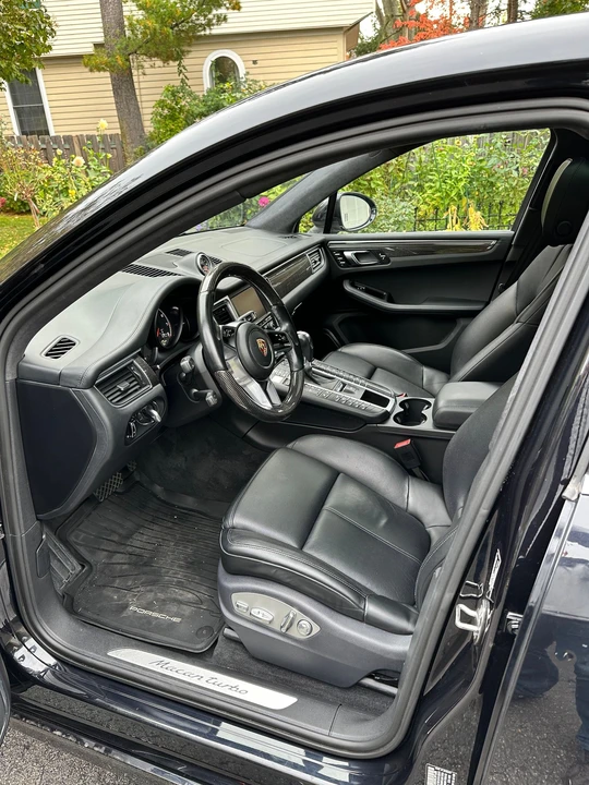 2015 Porsche Macan Turbo - Image 11 of 20