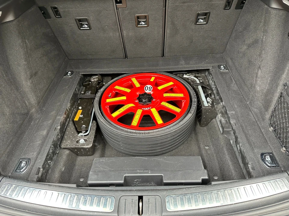 2015 Porsche Macan Turbo - Image 16 of 20