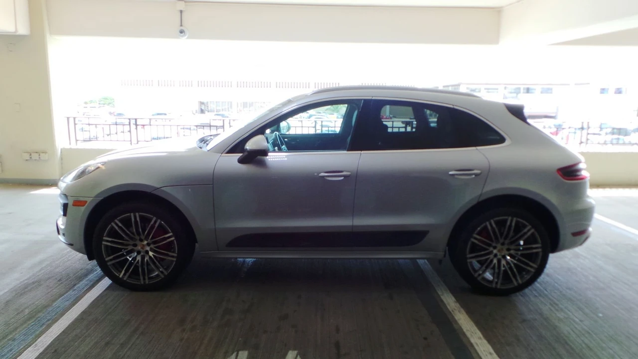 2015 Porsche Macan Turbo - Image 2 of 20