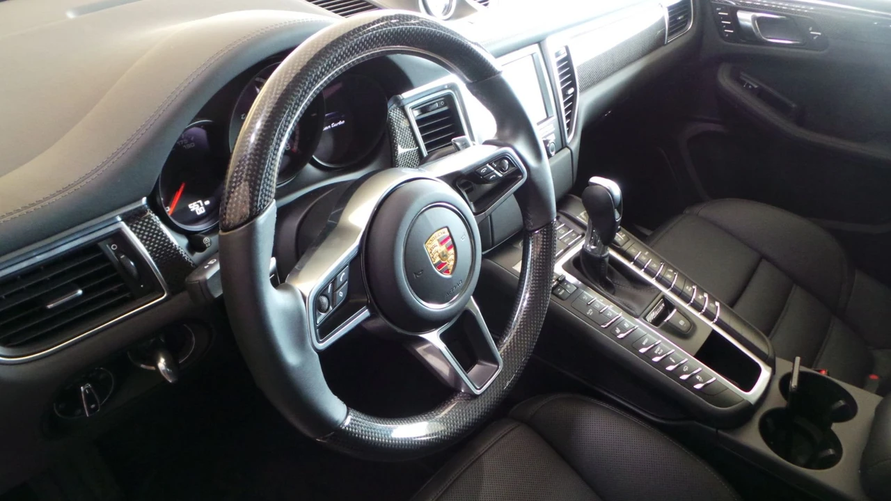 2015 Porsche Macan Turbo - Image 14 of 20