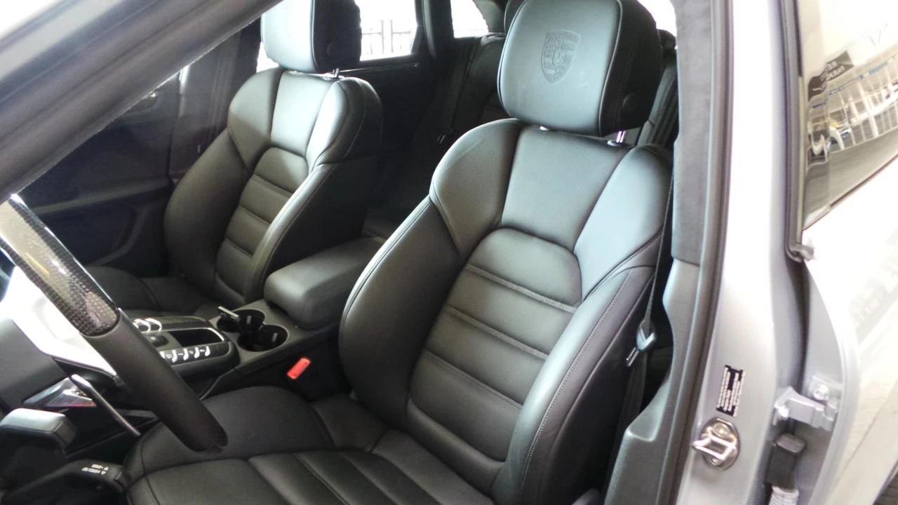 2015 Porsche Macan Turbo - Image 9 of 20