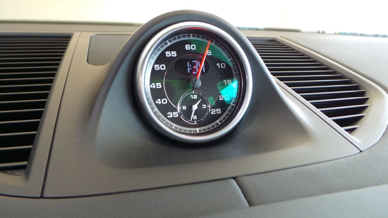 2015 Porsche Macan Turbo - Image 11 of 20